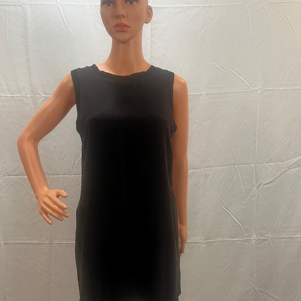 Beautiful Alice and Olivia black silk tunic size S